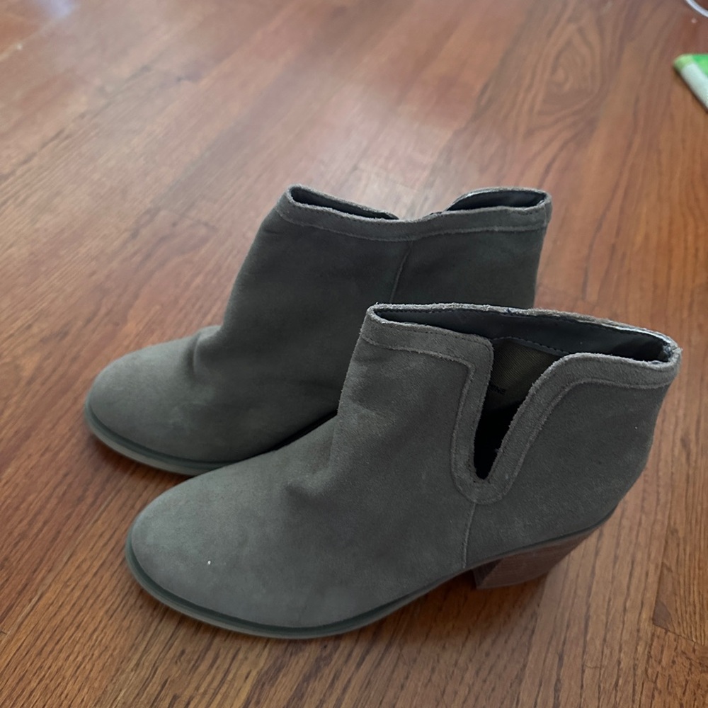 UO Stylish Gray Ankle Boots